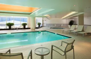 Embassy Suites by Hilton Washington DC Chevy Chase Pavilion - Piscine