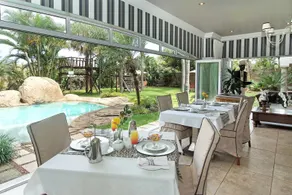 uShaka Manor Guest House - Restaurant