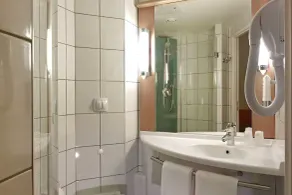 ibis Warszawa West Station - Bathroom