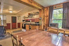 Pet-friendly Roxbury Farmhouse on 350 Acres! - Interiör