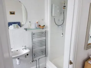 Montrose Guest House - Bathroom