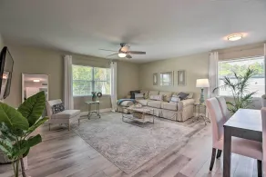 3 Blocks to the Coast! Cozy Sarasota Retreat - Interior