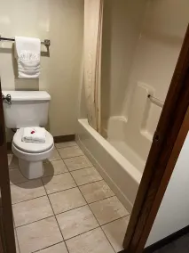 Super 8 by Wyndham Smithville Kansas City - Habitación