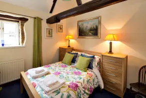 River Nene Cottages - Camera