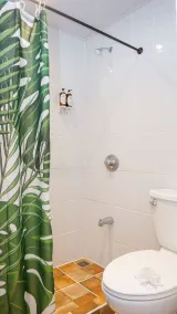 Bird of Paradise Hotel - Badezimmer