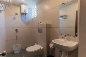beestay Hotels Rajahmundry - Bathroom
