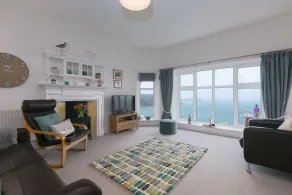 4 Pentowan Court - Interior