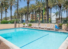 Anaheim Islander Inn and suites near Park and Convention center - Pool