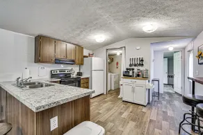 Riverfront Floral City Stay w/ Dock & Hot Tub! - Innenbereich