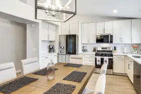Poolside Chills, Hiking Thrills! Las Vegas Retreat - Intérieur