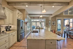 Lake Keowee Cottage w/ Deck & Private Dock! - Interiør