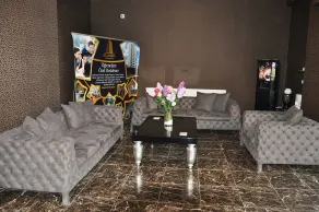 Academia Residence - Lobby sitting area