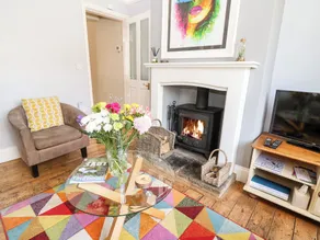 The Cottage at Broadway - Interior