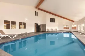 Country Inn & Suites by Radisson, Prineville, OR - Pool