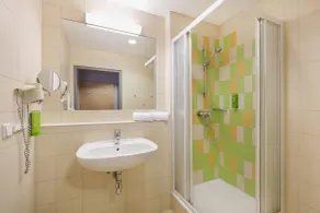 JUFA Hotel Waldviertel - Badezimmer