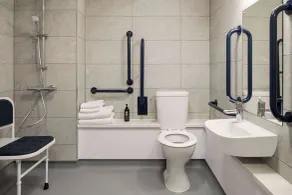 Days Inn Chesterfield - Tibshelf - Salle de bain