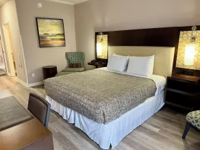Coastal Comfort Hotel - Zimmer