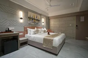 Hotel Golden Plaza - Room