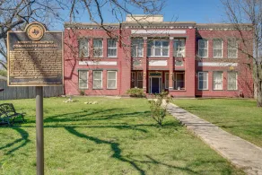 Downtown Schertz Vacation Rental Near Restaurants! - Interior