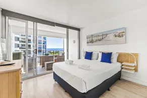 Maroochy Sands Holiday Apartments - Room