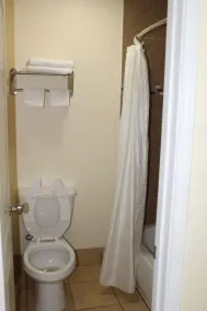 Evergreen Inn and R.V. - Baño