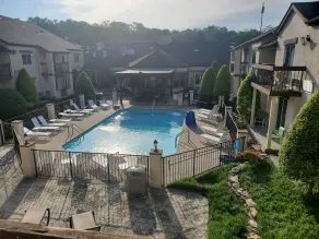 Club Hotel Nashville Inn & Suites - Piscine