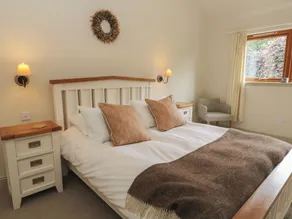 Yew Tree - Room