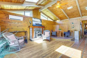 Scenic Clear Lake Cabin w/ Stunning Views! - Interiør