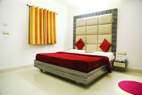 Hotel Golden Inn - Room