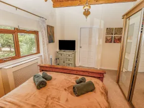 Lakeside Lodge Retreat - Room
