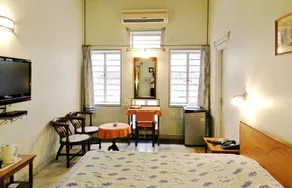 Tara Niwas - Room