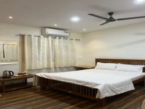 The Whistling Pine Woods - Room