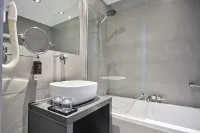 Hôtel Aqua by HappyCulture - Bathroom