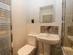 Egdon Heath - Bathroom