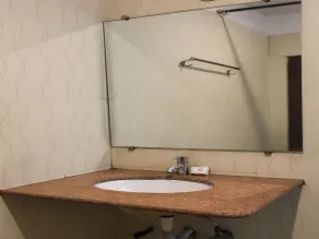 OYO 11310 sri supraja pride - Baño