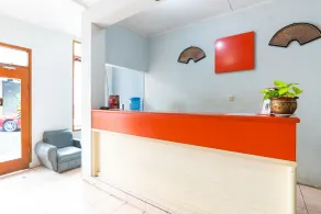 RedDoorz Hostel @ Dago 2 - Reception