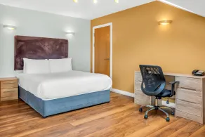 Roomzzz Leeds Headingley - Room