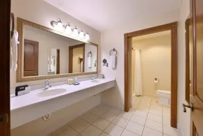Carlisle Inn - Bathroom