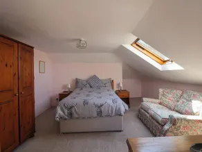 Spring Cottage - Camera