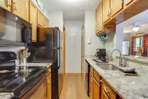 1/2 Mi to Marina: Lake Arrowhead Condo! - Interior