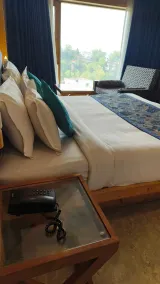 Hotel Queen Plaza - Room