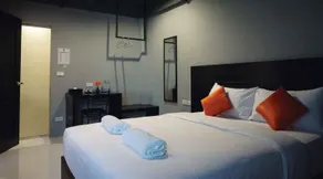 B-Black Hotel Chonburi - Chambre