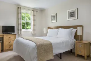 The Kenmore Club - Room