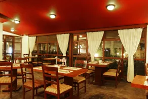 Shambaling Boutique Hotel - Restaurant