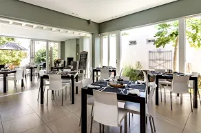 First Avenue Guesthouse - Restaurant