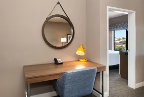 Hampton Inn Phoenix-Airport North - Room