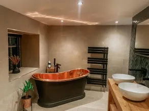 Bulls Head - Holymoorside - Bathroom