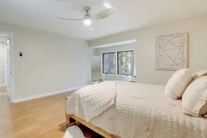 Mid-century Modern Luxe Retreat w/ Hot Tub & Decks - Innenbereich