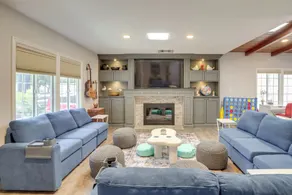 2 Mi to Cal State Long Beach: Bungalow w/ Hot Tub! - Interior