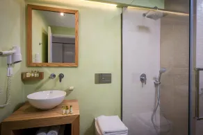 Petra Beach Hotel - Bathroom